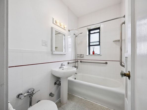 56 Glenwood Ave 55, Jersey City NJ 07306