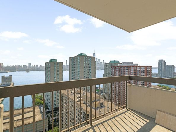 45 River Dr South 3114, Jersey City NJ 07310
