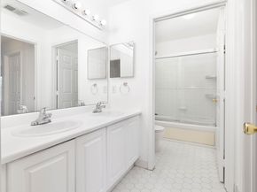 3 Persimmon Ct, Jersey City NJ 07305