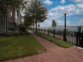 3 Persimmon Ct, Jersey City NJ 07305