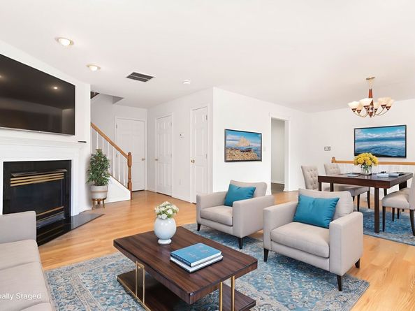 3 Persimmon Ct, Jersey City NJ 07305