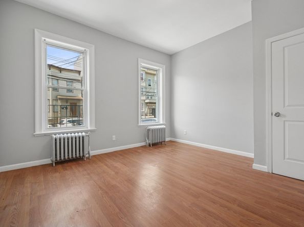 130 Wilkinson Ave, Jersey City NJ 07305