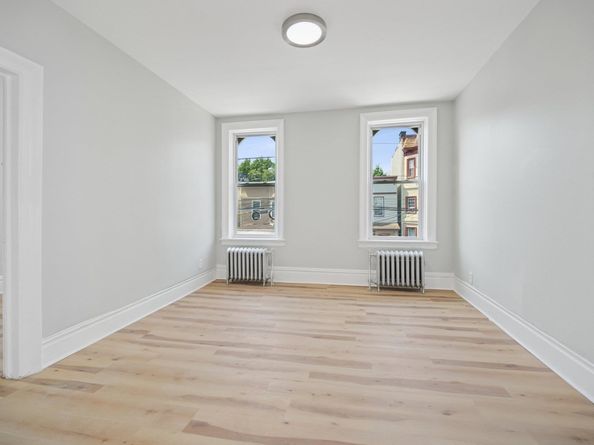 130 Wilkinson Ave, Jersey City NJ 07305