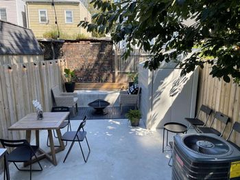 104A Yale Ave