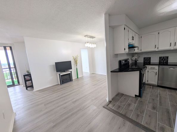 918 Harmon Cove Tower 918, Secaucus NJ 07094