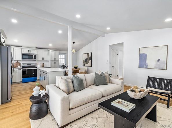 2682 Harcourt Dr, San Diego CA 92123