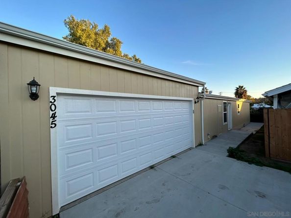 8975 Lamar St, Spring Valley CA 91977