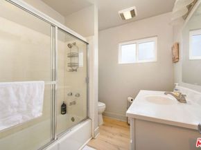 11 20TH Avenue, Venice CA 90291