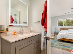 11 20TH Avenue, Venice CA 90291