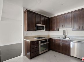 4424 Whitsett Avenue 303, Studio City CA 91604