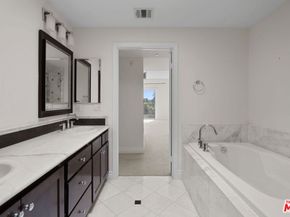 4424 Whitsett Avenue 303, Studio City CA 91604