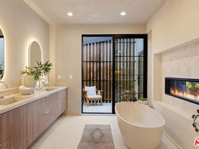 923 Milwood Avenue, Venice CA 90291