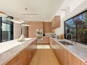923 Milwood Avenue, Venice CA 90291