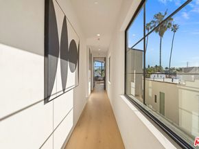 923 Milwood Avenue, Venice CA 90291