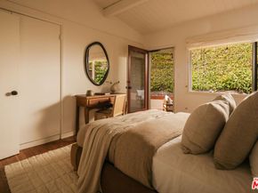 588 Dryad Road, Santa Monica CA 90402