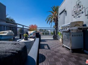 803 Wilcox Avenue 11, Los Angeles CA 90038