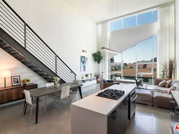 803 Wilcox Avenue 11, Los Angeles CA 90038