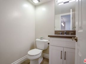 4368 W 8th Street 17, Los Angeles CA 90005