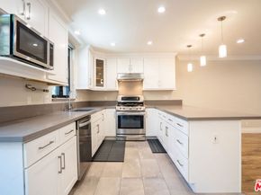 4368 W 8th Street 17, Los Angeles CA 90005