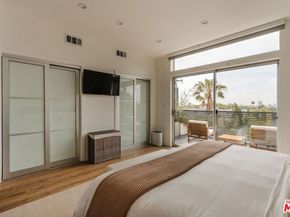 1040 N Spaulding Avenue 4, West Hollywood CA 90046