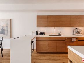 1040 N Spaulding Avenue 4, West Hollywood CA 90046