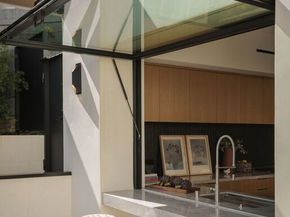 5208 Sanchez Drive, Los Angeles CA 90008