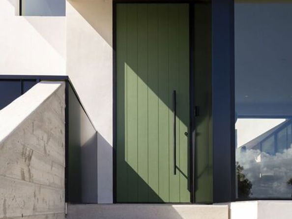 5208 Sanchez Drive, Los Angeles CA 90008