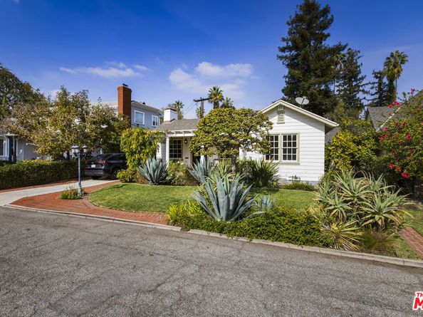 16 Oak Knoll Gardens Drive, Pasadena CA 91106