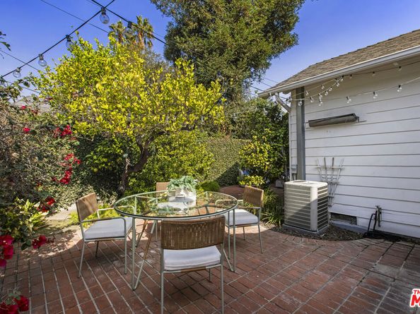 16 Oak Knoll Gardens Drive, Pasadena CA 91106