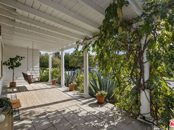 16 Oak Knoll Gardens Drive, Pasadena CA 91106