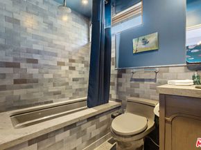 812 Brooks Avenue, Venice CA 90291