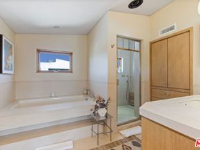 812 Brooks Avenue, Venice CA 90291