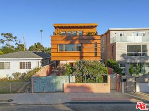 812 Brooks Avenue, Venice CA 90291