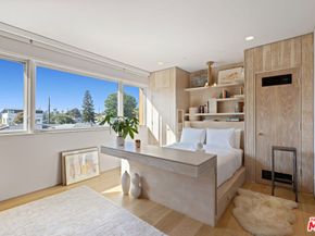 812 Brooks Avenue, Venice CA 90291