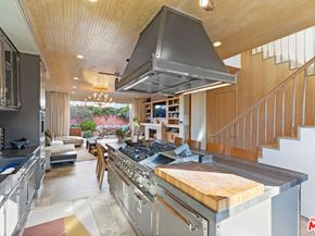 812 Brooks Avenue, Venice CA 90291