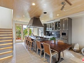 812 Brooks Avenue, Venice CA 90291