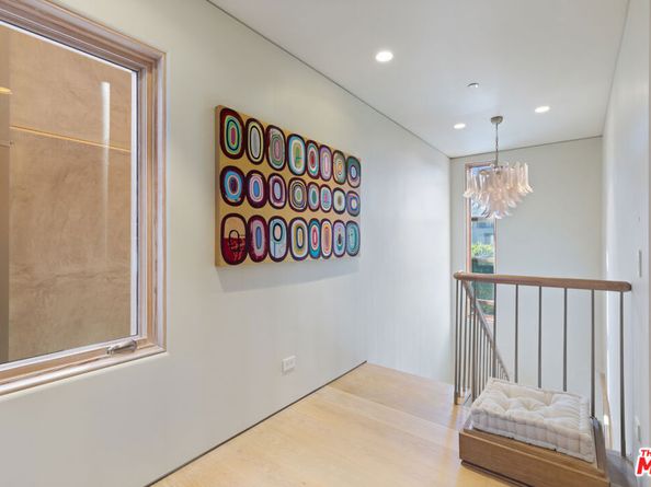 812 Brooks Avenue, Venice CA 90291