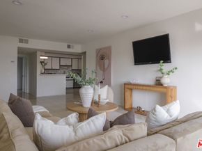 4829 Whitsett Avenue 301, Valley Village CA 91607