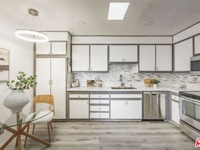 4829 Whitsett Avenue 301, Valley Village CA 91607