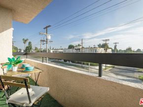 4829 Whitsett Avenue 301, Valley Village CA 91607