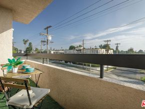 4829 Whitsett Avenue 301, Valley Village CA 91607