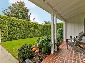10542 Moorpark Street, Toluca Lake CA 91602