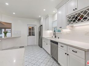 10542 Moorpark Street, Toluca Lake CA 91602