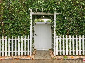 10542 Moorpark Street, Toluca Lake CA 91602