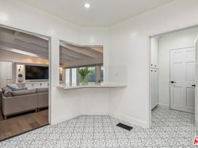 10542 Moorpark Street, Toluca Lake CA 91602