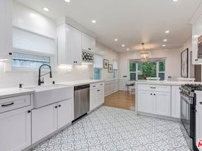 10542 Moorpark Street, Toluca Lake CA 91602