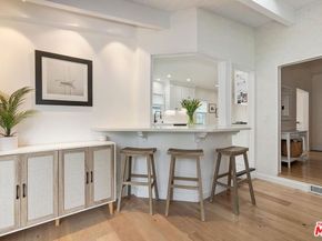 10542 Moorpark Street, Toluca Lake CA 91602