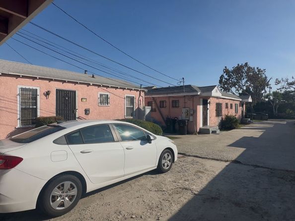 1417 W 82nd Street, Los Angeles CA 90047