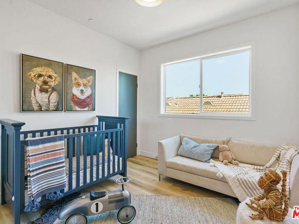 14667 W Sara Lane, Panorama City CA 91402