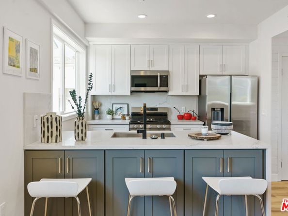 14667 W Sara Lane, Panorama City CA 91402